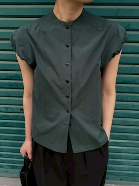 「RIM.ARK（リムアーク）のBottle neck volume blouse(ボトルネック ボリューム ブラウス)（シャツ/ブラウス、グリーン系）」を使った、RIM.ARK staffさん（レディース・160cm）の夏コーディネート
