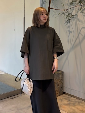 「RIM.ARK（リムアーク）のSatin sacoche サテン サコッシュ（ショルダーバッグ、ホワイト系）」を使った、RIM.ARK staffさん（レディース・170cm）の春コーディネート
