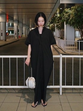 「RIM.ARK（リムアーク）のSatin sacoche サテン サコッシュ（ショルダーバッグ、ホワイト系）」を使った、RIM.ARK staffさん（レディース・164cm）の夏コーディネート
