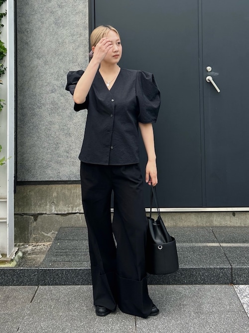 Volume sleeve v-neck SH ボリュームスリーブブイネックシャツ