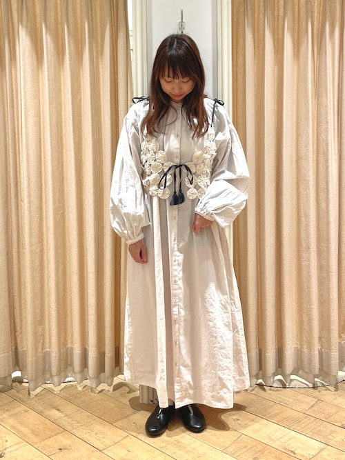 セール】【WEB限定 Sサイズ】刺繍襟付き鉱物顔料染めワンピース