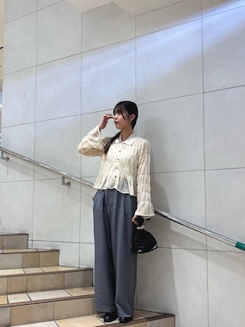 「SENSE OF PLACE by URBAN RESEARCH（センスオブプレイスバイアーバンリサーチ）の『洗濯可』シャーリングエリツキニットカーディガン（カーディガン/ボレロ、ベージュ系）」を使った、Meiさん（レディース・164cm）の春コーディネート