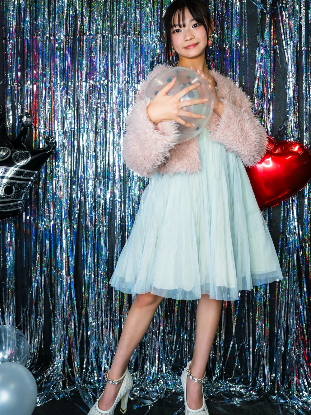 「alice + oliviaのアイテム（ドレス、グリーン系）」を使った、a_o_iさん（レディース・156cm）の冬コーディネートの1枚目の写真