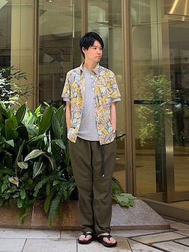 「Gramicci（グラミチ）のアイテム（パンツ）」を使った、真鍋　嘉淳さん（メンズ・181cm）の夏コーディネート