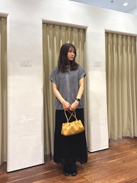 「URBAN RESEARCH DOORS（アーバンリサーチドアーズ）のクリンクルティアードスカート（スカート、ブラック系）」を使った、莉緒さん（レディース・163cm）の夏コーディネート