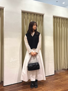 「URBAN RESEARCH DOORS（アーバンリサーチドアーズ）のFORK&SPOON　クロップドボートネックボーダー（Tシャツ/カットソー、ホワイト系）」を使った、莉緒さん（レディース・163cm）の夏コーディネート