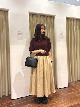 「URBAN RESEARCH（アーバンリサーチ）のリネンコットンギャザースカート（スカート、ベージュ系）」を使った、莉緒さん（レディース・163cm）の春コーディネート