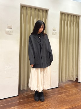 「アイテム（テーラードジャケット、グリーン系）」を使った、莉緒さん（レディース・163cm）の冬コーディネート