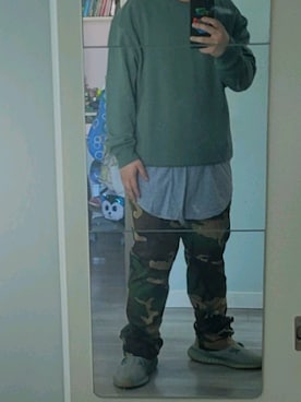 「Yeezy（イージー）のアイテム（トップス）」を使った、Cyril Tamさん（メンズ・164cm）の冬コーディネート