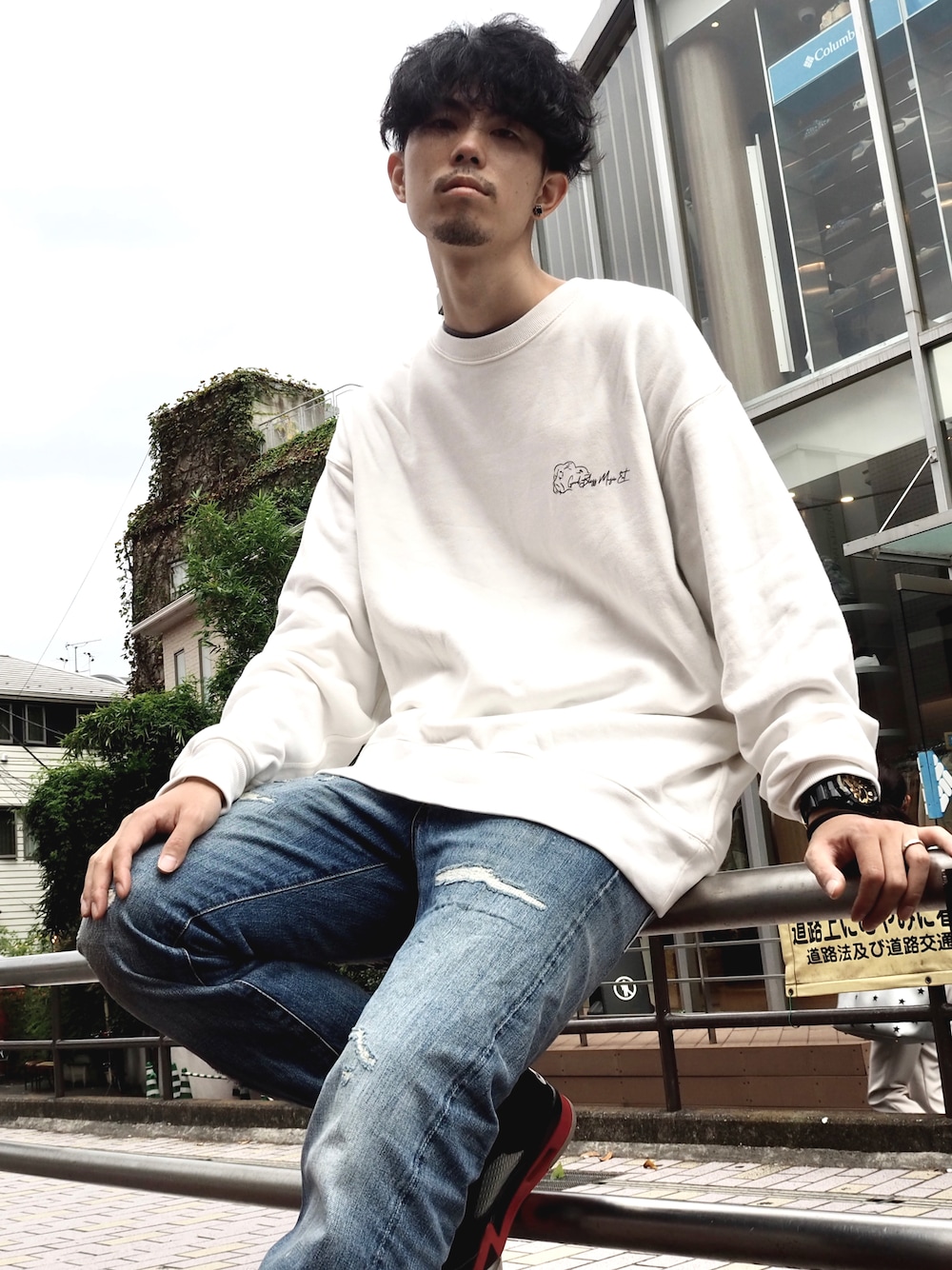 「ラッパー、シンプルスタイル、ストリート」｜「Good  Bless Clothesのアイテム（スウェット、ホワイト系）」を使った、TA-TIさん（メンズ・180cm）の冬コーディネートの1枚目の写真