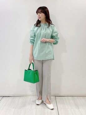 「INDIVI（インディヴィ）の【コットン100%】カラーストライプギャザーブラウス（シャツ/ブラウス、グリーン系）」を使った、asaさん（レディース・154cm）の春コーディネート