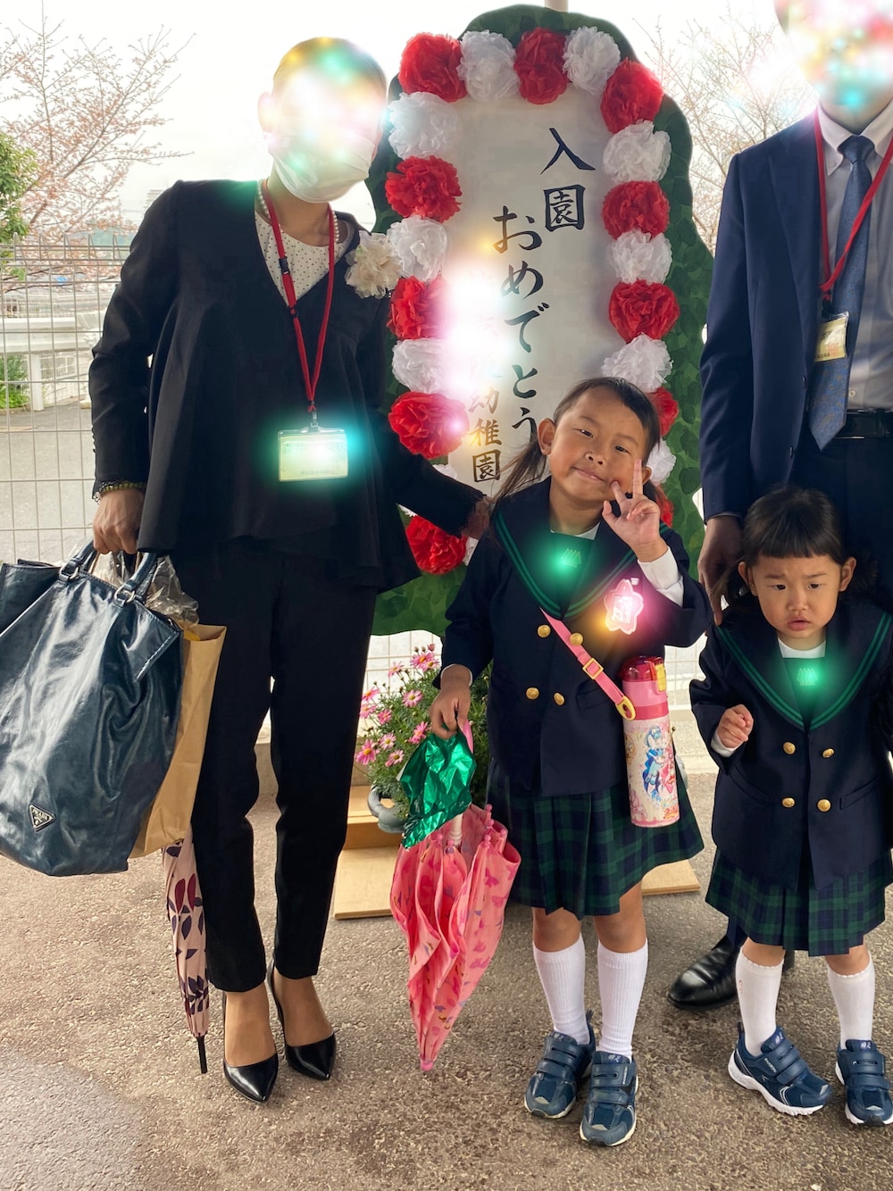 「フォーマル、ママコーデ、入園式、スーツスタイル、セットアップ、パンツスーツ、ノーカラージャケット、春コーデ、セレモニー、入学式、入学式コーデ、ブラック、ブラックコーデ」｜「COLE HAANのマイラ ヒール パンプ 75mm womens（パンプス、ブラック系）」を使った、ジュンコさん（レディース・156cm）の春コーディネートの1枚目の写真
