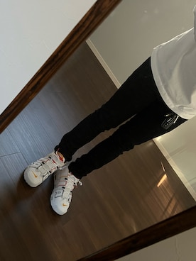 「Nudie Jeans（ヌーディージーンズ）のアイテム（デニムパンツ、ブラック系）」を使った、king.gstさん（メンズ・168cm）の冬コーディネート