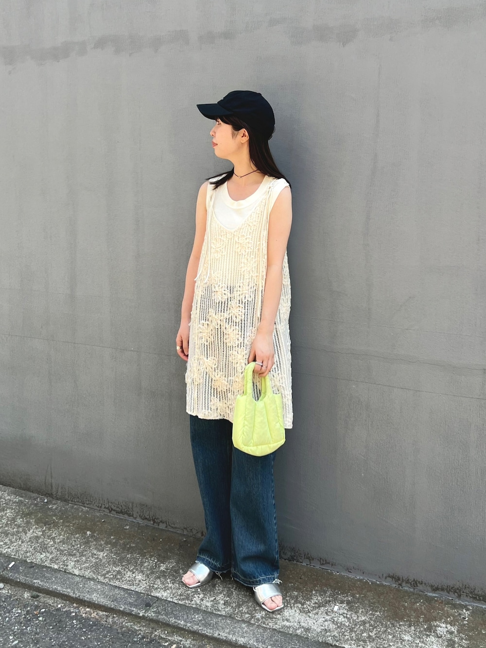 Kastane officialさんの「ロゴキャップ（Kastane）」を使ったコーディネートの1枚目の写真