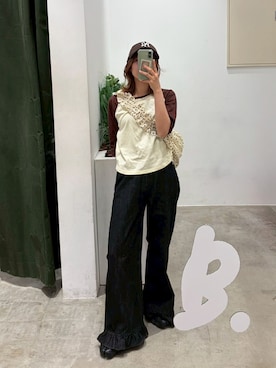 「Kastane（カスタネ）の【3サイズ展開】B フリルヘムデニムパンツ（デニムパンツ、ブラック系）」を使った、Kastane officialさん（レディース・160cm）の夏コーディネート