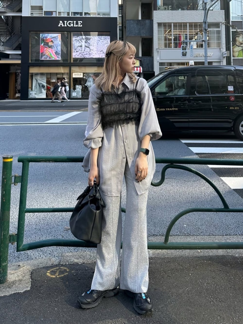 2024SS】ラメフレアパンツを使った人気ファッションコーディネート - WEAR