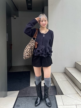 「Kastane（カスタネ）の【S.Mサイズ展開】コーデュロイショートパンツ（その他パンツ、ブラック系）」を使った、Kastane officialさん（レディース・161cm）の秋コーディネート