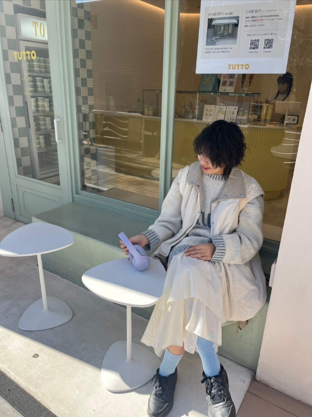 「お出かけコーデ、春服みてみて、春、スニーカーコーデ、レイヤードスタイル、おしゃれさんと繋がりたい」｜「Kastaneのアイテム（ニット/セーター、ホワイト系）」を使った、pikarinさん（レディース・163cm）の春コーディネートの1枚目の写真