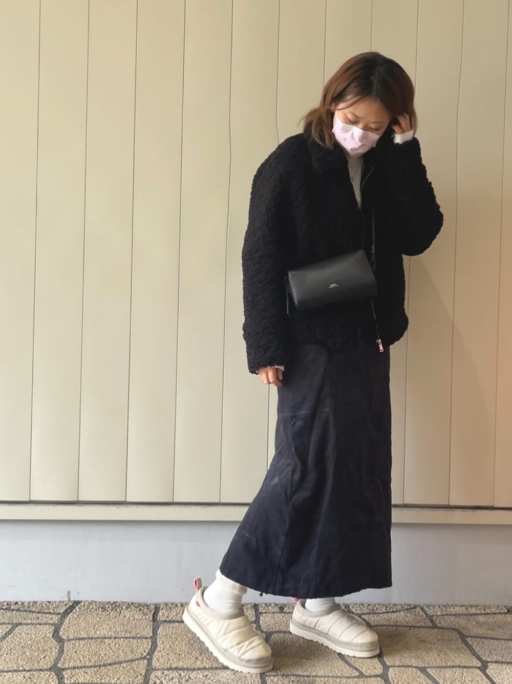 「冬のコーデ、きれいめカジュアル、UGG、ZARA、APC、クリスマスデート、デートコーデ」｜「ZARAのアイテム（ブルゾン、ブラック系）」を使った、M&Aさん（レディース・163cm）の冬コーディネートの1枚目の写真