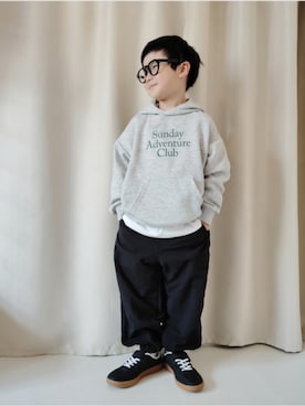 「UNIQLO（ユニクロ）のcolor:09BLACK（サングラス、ブラック系）」を使った、REIさん（キッズ・110cm）の春コーディネート