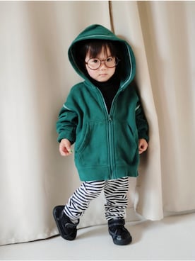 「GU（ジーユー）のsize:100 color:58DARKGREEN（パーカー、グリーン系）」を使った、REIさん（キッズ・110cm）の春コーディネート