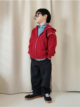 「UNIQLO（ユニクロ）のcolor:09BLACK（サングラス、ブラック系）」を使った、REIさん（キッズ・110cm）の春コーディネート