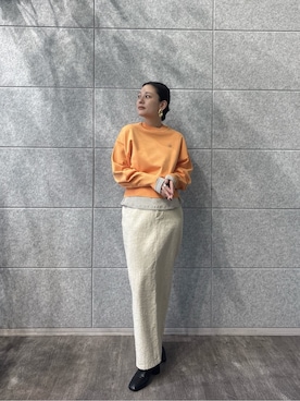 「GALLEST（ギャレスト）のTimeless｜フォルムロゴニット（ニット/セーター、オレンジ系）」を使った、AYANOさん（レディース・160cm）の冬コーディネート