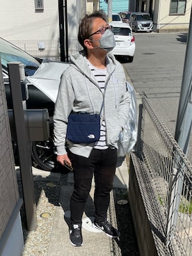 「THE NORTH FACE（ザノースフェイス）のTHE NORTH FACE SQARE LOGO FULLZIP / ザ・ノース・フェイス スクエア ロゴ フルジップ（パーカー、グレー系）」を使った、yukky19811214さん（メンズ・175cm）の春コーディネート