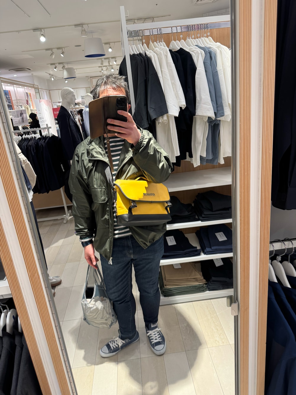 「春服コーデ」｜「UNIQLOのウルトラストレッチジーンズ（デニムパンツ、ブルー系）」を使った、yukky19811214さん（メンズ・175cm）の春コーディネートの1枚目の写真