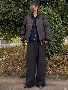 「アイテム（スラックス）」を使った、t.koya_wearさん（メンズ・181cm）の冬コーディネート
