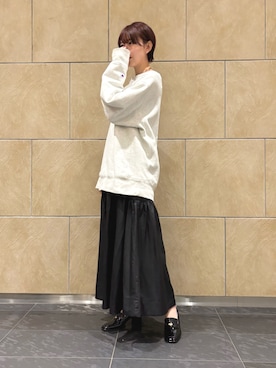 「EMODA」｜「アイテム（スウェット）」を使った、 rinaさん（レディース・166cm）の秋コーディネート