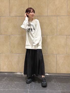 「EMODA」｜「アイテム（スウェット）」を使った、 rinaさん（レディース・166cm）の秋コーディネート
