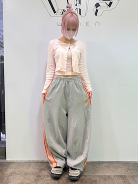 「Needles（ニードルス）のアイテム（パンツ）」を使った、misakiさん（レディース・160cm）の春コーディネート