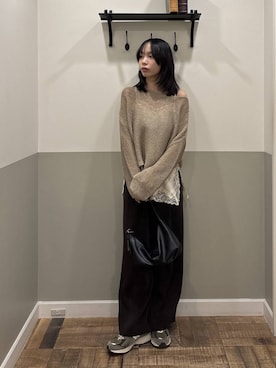 「A part by（アパートバイ）の【Sサイズ展開・洗える】イージーストレートパンツ（スラックス、ブラウン系）」を使った、mikaさん（レディース）の春コーディネート