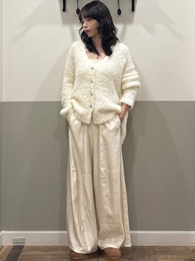 「アイテム（スリッポン）」を使った、mikaさん（レディース・165cm）の秋コーディネート