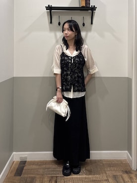 「A part by（アパートバイ）のキンチャクミニショルダバッグ（ショルダーバッグ、ホワイト系）」を使った、mikaさん（レディース）の夏コーディネート