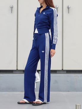 「adidas（アディダス）のadidas/アディダス ORI  KNITTED FIREBIRD T オリジナルス ニット ファイヤーバード トラックトップ トラックジャケット ジャージ ニットジャケット ショート丈 クロップド丈 サイドライン ハイネック スポーティー レディース メンズ 2026年 秋 秋服 冬 冬服（ジャージ、ブルー系）」を使った、NATSUKIさん（レディース・170cm）の夏コーディネート