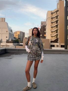 「アイテム（サンダル）」を使った、NATSUKIさん（レディース・170cm）の秋コーディネート