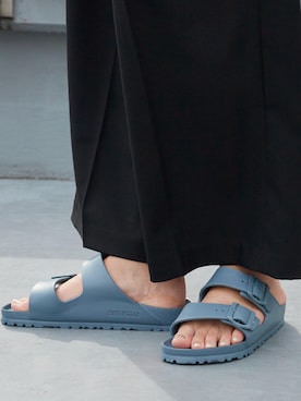 「BIRKENSTOCK（ビルケンシュトック）のBIRKENSTOCK/ビルケンシュトック Arizona EVA アリゾナ サンダル 2026年 夏 夏服（サンダル、グレー系）」を使った、NATSUKIさん（レディース・170cm）の夏コーディネート