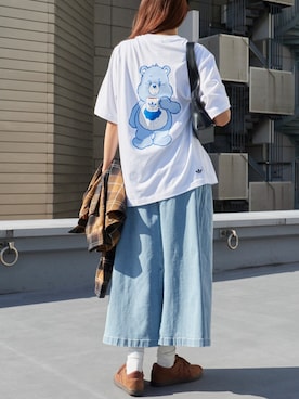 「Gramicci（グラミチ）のGramicci/グラミチ STRETCH DENIM LONG FLARE SKIRT ストレッチ デニム ロング フレア スカート バックスリット ベルト内蔵 秋 秋服 2026年秋冬（デニムスカート、ブルー系）」を使った、NATSUKIさん（レディース・170cm）の秋コーディネート