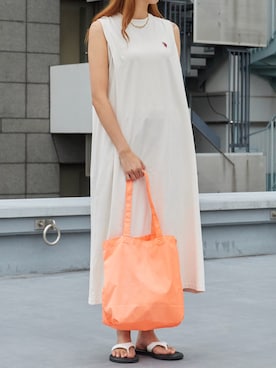 「U.S. POLO ASSN.（ユーエスポロアッスン）のU.S. POLO ASSN./ユーエスポロアッスン Shoulder-tuck dress ショルダータックワンピース ダブルホースマン刺繍 ノースリーブ Aライン カットソー Tシャツワンピース 2026年 夏 夏服（ワンピース、ベージュ系）」を使った、NATSUKIさん（レディース・170cm）の夏コーディネート