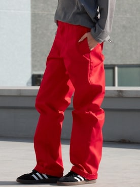 「アイテム（チノパンツ、レッド系）」を使った、NATSUKIさん（レディース・170cm）の秋コーディネート