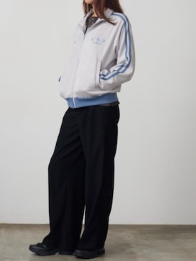 「Dickies（ディッキーズ）の【お気に入り数11万人突破】Dickies/ディッキーズ THE ORIGINAL FIT 874 TCツイル センタープレス スケーターパンツ レングス32インチ ワークパンツ イージーパンツ 2026年 夏 夏服 秋服（チノパンツ、ブラック系）」を使った、NATSUKIさん（レディース・170cm）の秋コーディネート
