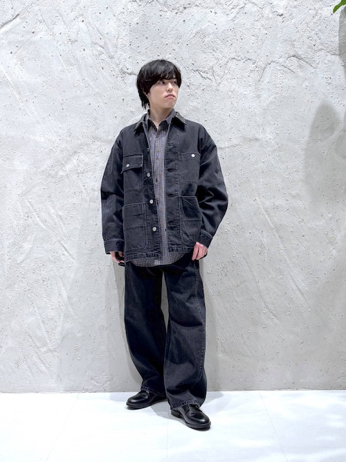  Denim カバーオール デニムのカバーオールを次世代アイコンが着こなす！ - NYLON JAPAN
