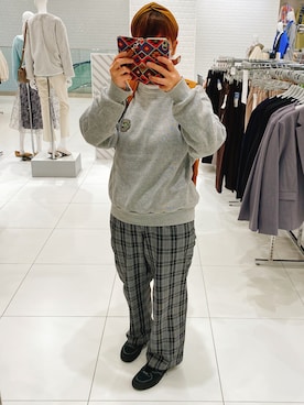 「LACOSTE（ラコステ）のアイテム（ニット/セーター、グレー系）」を使った、nana12さん（レディース・164cm）の秋コーディネート