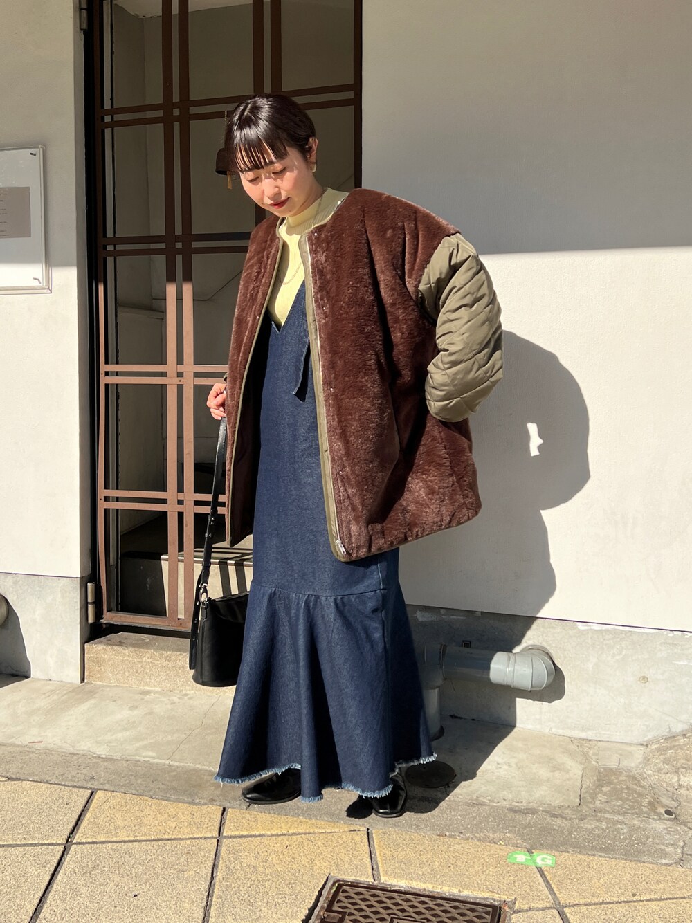 「シンプルコーデ、カジュアルコーデ、お洒落さんとつながりたい、大人コーデ、アウター、ラクチンコーデ、大人女子、オトナカワイイ、マーメイドスカート、キルティングジャケット、ジャンスカ」｜「Thevonのファードッキング中綿キルトコート（その他アウター、グリーン系）」を使った、M a k oさん（レディース・155cm）の冬コーディネートの1枚目の写真