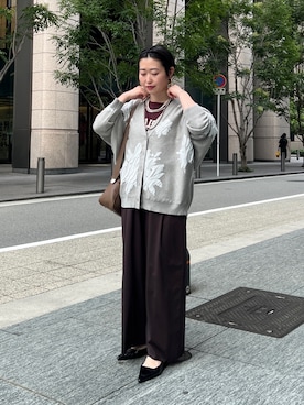 「un dix cors（アンディコール）の花柄カーデ（カーディガン/ボレロ、グレー系）」を使った、M a k oさん（レディース・155cm）の秋コーディネート