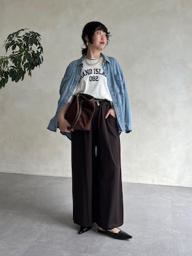 「un dix cors（アンディコール）のパウダーデニムラウンドシャツ（シャツ/ブラウス、ブルー系）」を使った、M a k oさん（レディース・155cm）の秋コーディネート