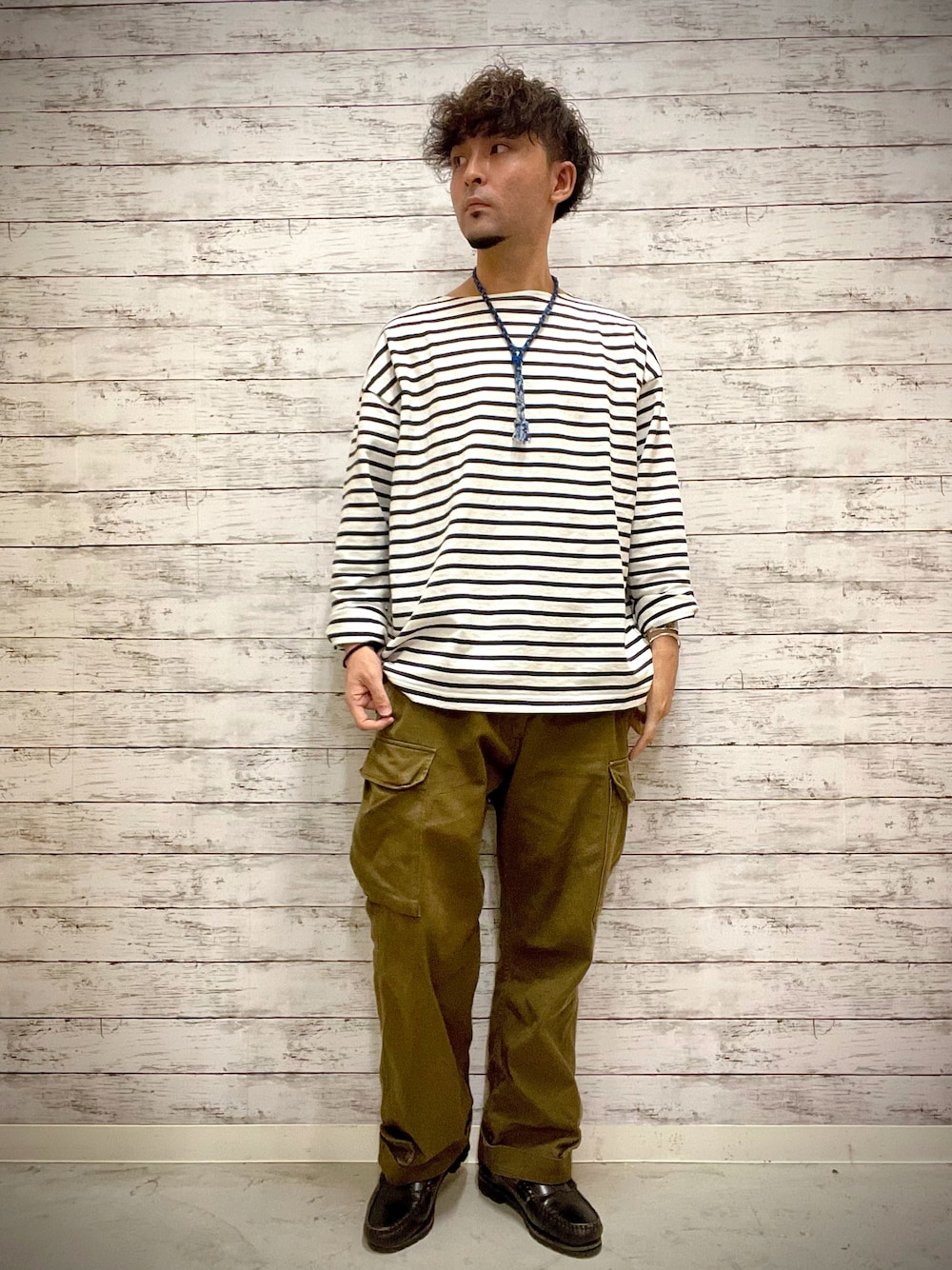 「ライトオン、righton、righton_pr、ボーダー、M-47、ボーダー×ミリタリー、トレンド、お洒落さんとつながりたい、ootd、BACKNUMBER、Allen Edmonds、京都、カマタク、カマタクスナップ、秋トレンド2021」｜「BACK NUMBERの【BACK NUMBER】ビッグシルエットバスクボーダーロンＴ（Tシャツ/カットソー、ホワイト系）」を使った、カマタク👀さん（メンズ・165cm）の夏コーディネートの1枚目の写真