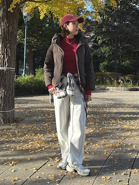 「アイテム（スウェットパンツ）」を使った、Hikariさん（レディース・169cm）の秋コーディネート